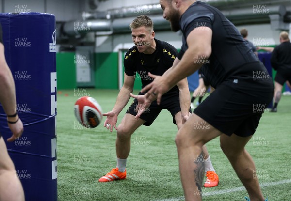 100325 - Wales Rugby Training - Gareth Anscombe during training