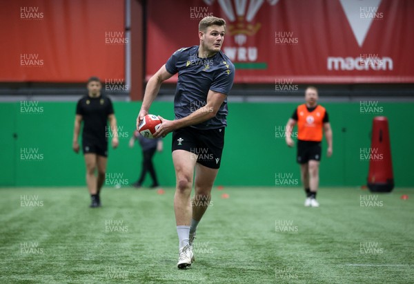 100325 - Wales Rugby Training - Taine Plumtree during training