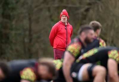 100326 - Wales Rugby Training ahead of their final Six Nations game against Italy - Steve Tandy, Head Coach during training