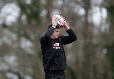 100326 - Wales Rugby Training ahead of their final Six Nations game against Italy - James Botham during training
