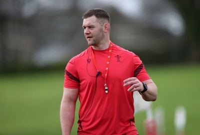 100326 - Wales Rugby Training ahead of their final Six Nations game against Italy - Dan Lydiate, Assistant Defence Coach during training