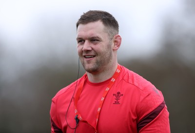100326 - Wales Rugby Training ahead of their final Six Nations game against Italy - Dan Lydiate, Assistant Defence Coach during training