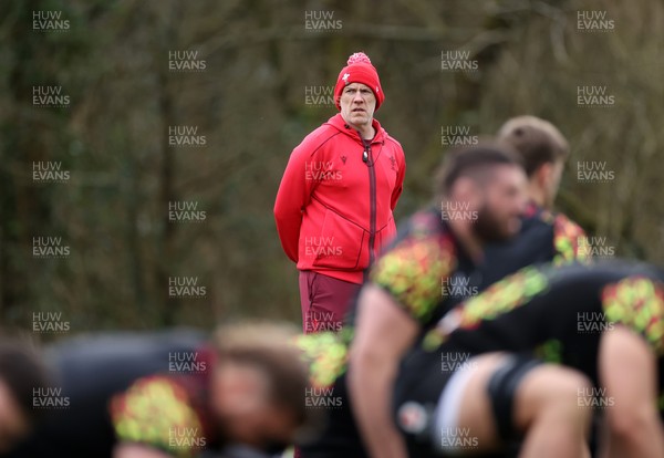 100326 - Wales Rugby Training ahead of their final Six Nations game against Italy - Steve Tandy, Head Coach during training