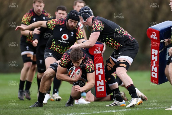 100326 - Wales Rugby Training ahead of their final Six Nations game against Italy - Dafydd Jenkins during training