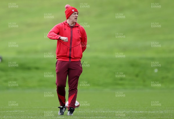 100326 - Wales Rugby Training ahead of their final Six Nations game against Italy - Steve Tandy, Head Coach during training
