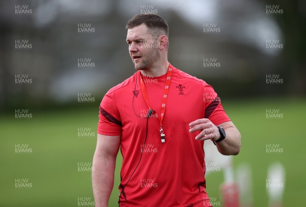 100326 - Wales Rugby Training ahead of their final Six Nations game against Italy - Dan Lydiate, Assistant Defence Coach during training