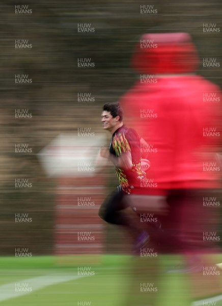 100326 - Wales Rugby Training ahead of their final Six Nations game against Italy - Louis Rees-Zammit during training