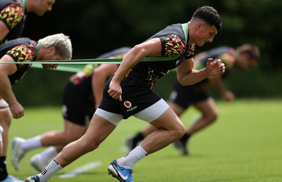 100626 - Wales Rugby Training - Ellis Bevan during training