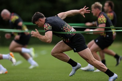 100626 - Wales Rugby Training - Reuben Morgan-Williams during training
