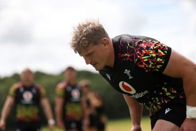 100626 - Wales Rugby Training - Jac Morgan during training