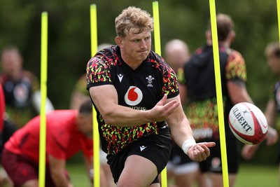 100626 - Wales Rugby Training - Jac Morgan during training