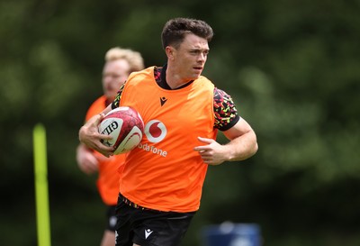 100626 - Wales Rugby Training - Reuben Morgan-Williams during training