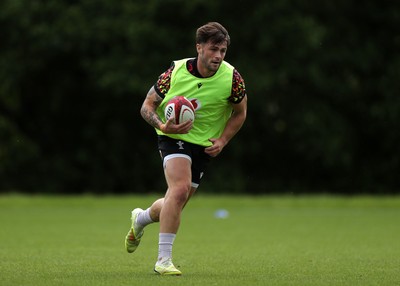 100626 - Wales Rugby Training - Joe Roberts during training
