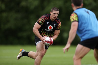 100626 - Wales Rugby Training - Joe Hawkins during training