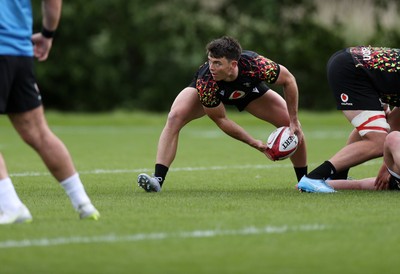 100626 - Wales Rugby Training - Reuben Morgan-Williams during training