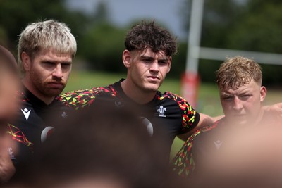 100626 - Wales Rugby Training - Eddie James during training