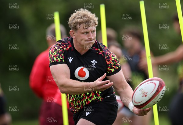 100626 - Wales Rugby Training - Jac Morgan during training