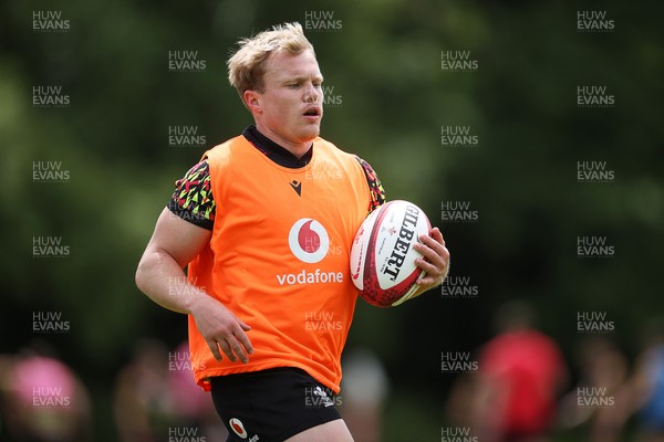 100626 - Wales Rugby Training - Blair Murray during training