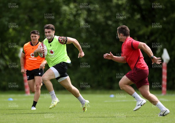 100626 - Wales Rugby Training - Joe Roberts during training