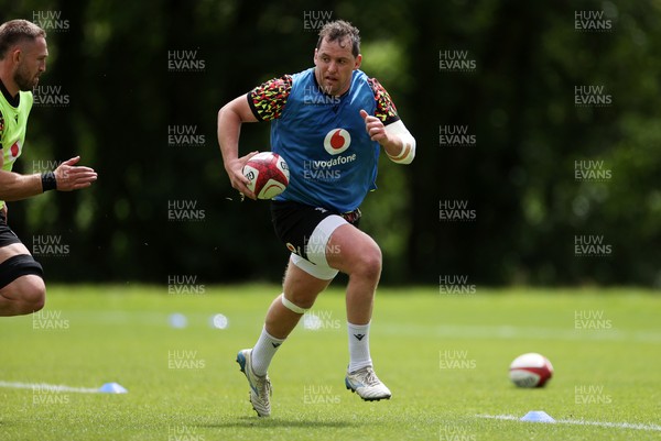 100626 - Wales Rugby Training - Ryan Elias during training