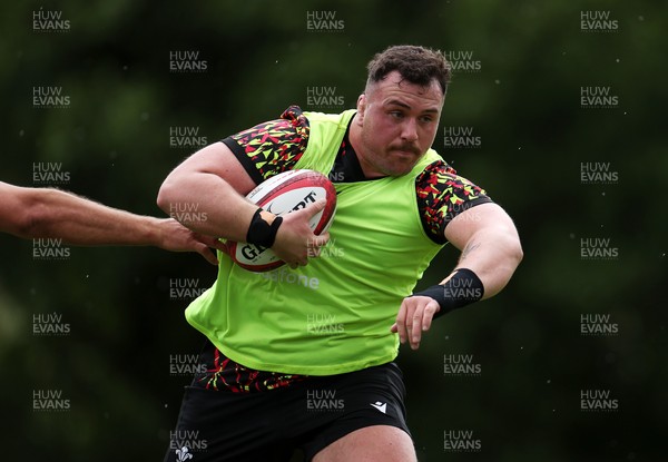 100626 - Wales Rugby Training - Ben Warren during training