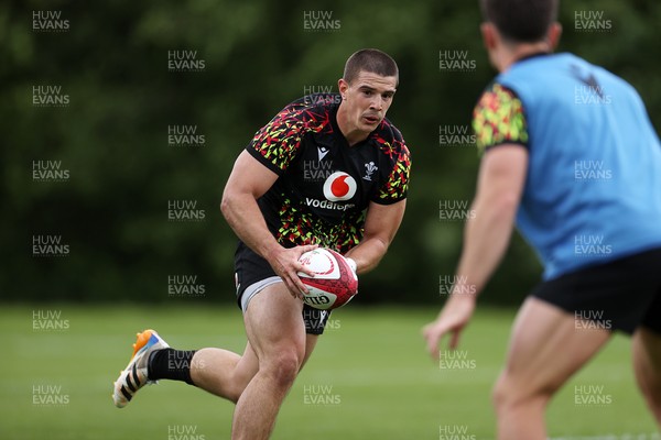 100626 - Wales Rugby Training - Joe Hawkins during training