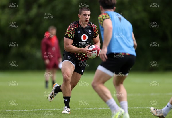100626 - Wales Rugby Training - Joe Hawkins during training