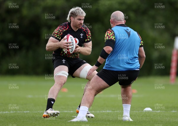 100626 - Wales Rugby Training - Aaron Wainwright during training