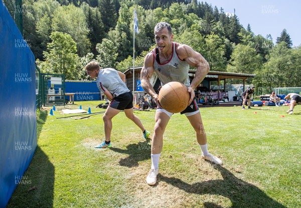 100723 - Wales Rugby World Cup Training camp in Fiesch, Switzerland - Gareth Davies during training