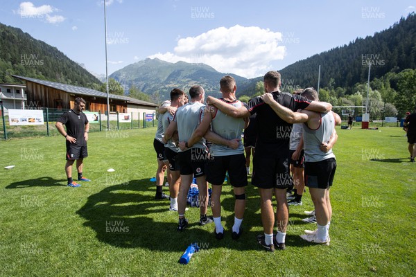 100723 - Wales Rugby World Cup Training camp in Fiesch, Switzerland - Team Huddle