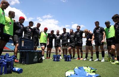 100725 - Wales Rugby Training in the final week of their tour to Japan - Team huddle