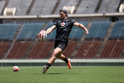 100725 - Wales Rugby Training in the final week of their tour to Japan - Kieran Hardy during training