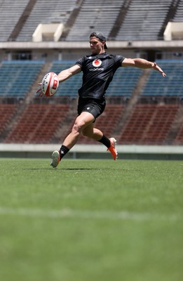 100725 - Wales Rugby Training in the final week of their tour to Japan - Kieran Hardy during training