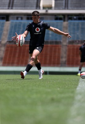 100725 - Wales Rugby Training in the final week of their tour to Japan - Reuben Morgan-Williams during training