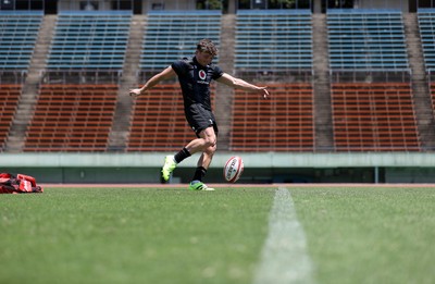 100725 - Wales Rugby Training in the final week of their tour to Japan - Dan Edwards during training
