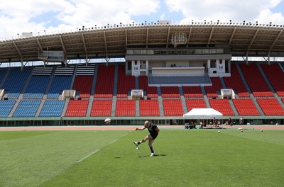 100725 - Wales Rugby Training in the final week of their tour to Japan - Blair Murray during training