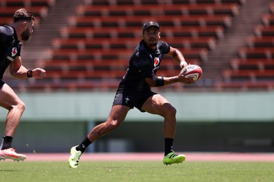 100725 - Wales Rugby Training in the final week of their tour to Japan - Ben Thomas during training