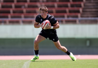 100725 - Wales Rugby Training in the final week of their tour to Japan - Dan Edwards during training