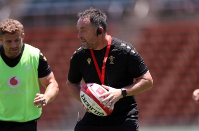 100725 - Wales Rugby Training in the final week of their tour to Japan - Matt Sherratt, Head Coach during training