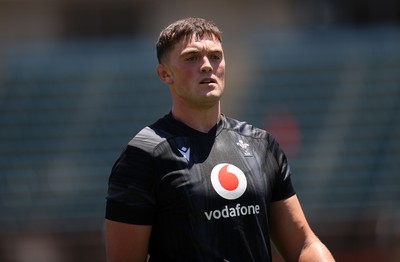 100725 - Wales Rugby Training in the final week of their tour to Japan - Freddie Thomas during training