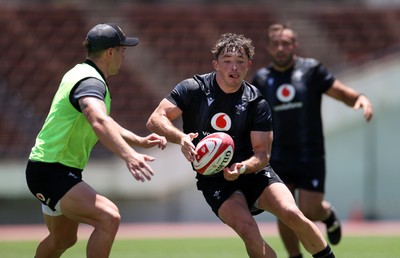 100725 - Wales Rugby Training in the final week of their tour to Japan - Dan Edwards during training