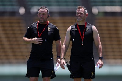 100725 - Wales Rugby Training in the final week of their tour to Japan - Matt Sherratt, Head Coach and Danny Wilson, Forwards Coach during training