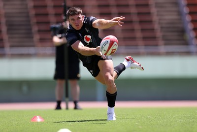 100725 - Wales Rugby Training in the final week of their tour to Japan - Reuben Morgan-Williams during training
