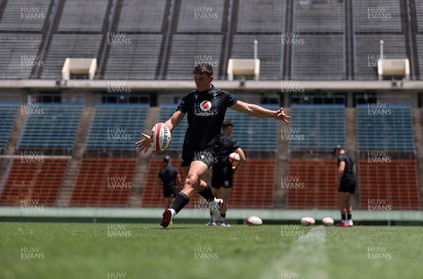 100725 - Wales Rugby Training in the final week of their tour to Japan - Reuben Morgan-Williams during training