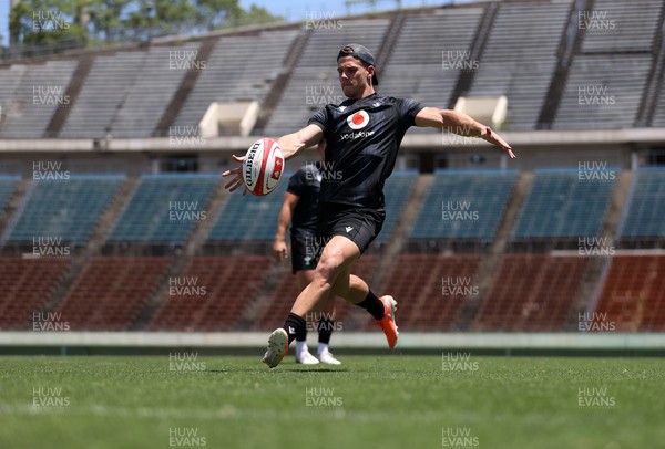 100725 - Wales Rugby Training in the final week of their tour to Japan - Kieran Hardy during training