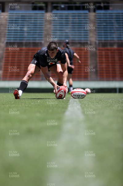 100725 - Wales Rugby Training in the final week of their tour to Japan - Reuben Morgan-Williams during training