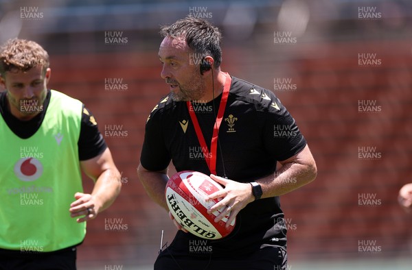 100725 - Wales Rugby Training in the final week of their tour to Japan - Matt Sherratt, Head Coach during training