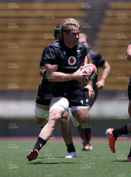 100725 - Wales Rugby Training in the final week of their tour to Japan - Aaron Wainwright during training