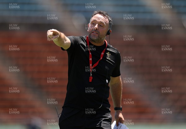 100725 - Wales Rugby Training in the final week of their tour to Japan - Matt Sherratt, Head Coach during training