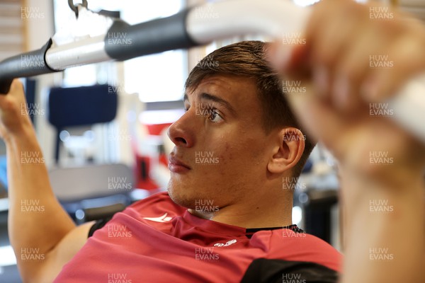 101023 - Wales Rugby Gym Session in the week leading up to their Quarter Final match against Argentina - Dafydd Jenkins during training